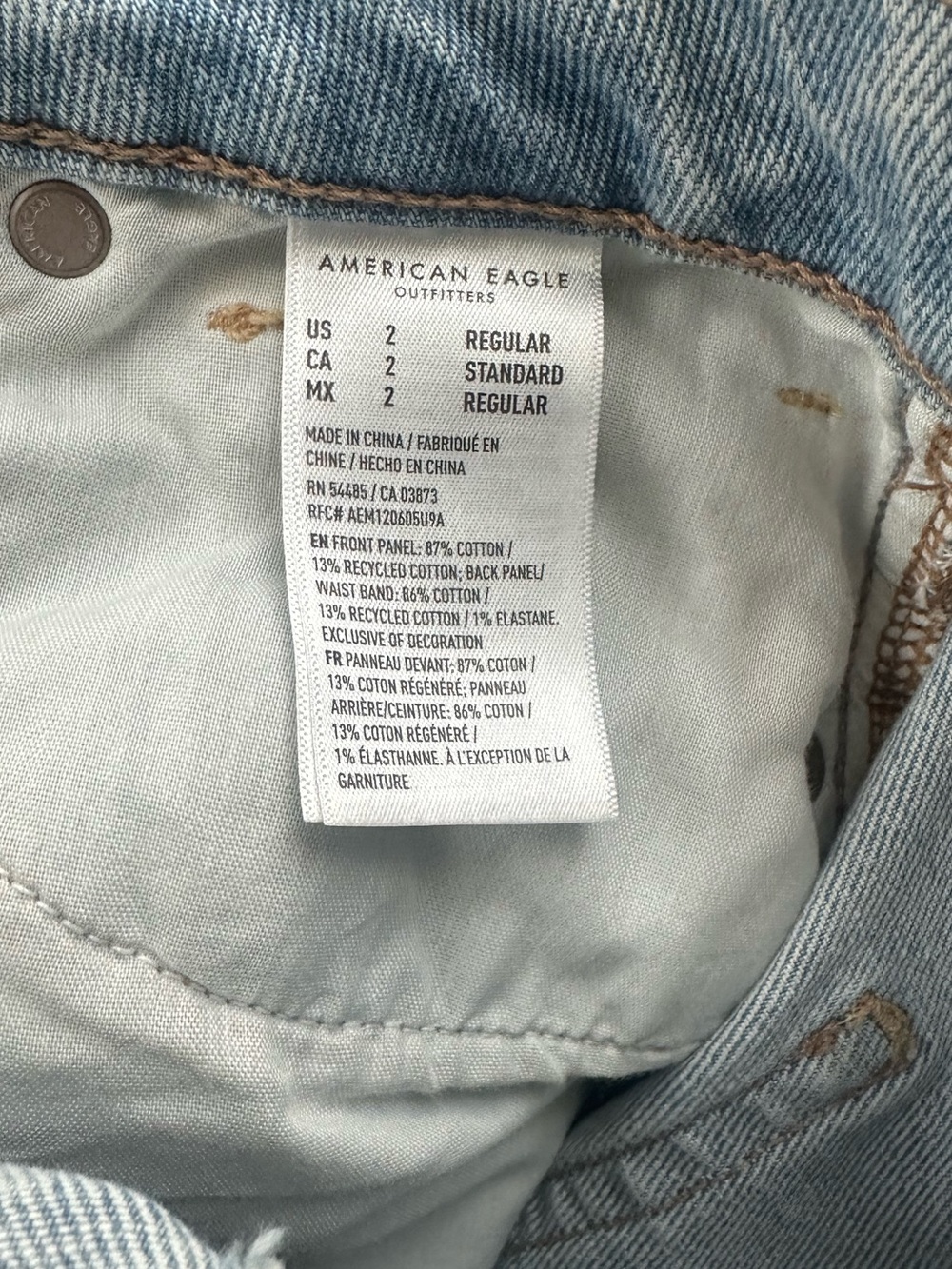 American Eagle Strigid light wash Mom Jeans size 2 regular - Picture 7 of 7